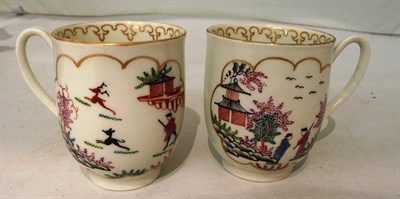 Lot 59 - Two 18th century English porcelain cups, painted with the stag and dog hunt, probably Worcester