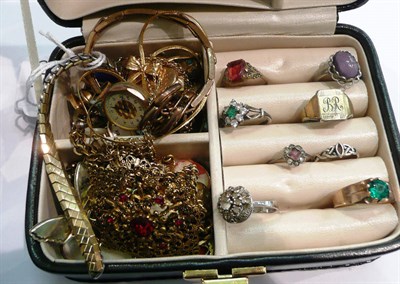 Lot 275 - A box of assorted jewellery including silver jewellery and rings, costume jewellery and scrap gold