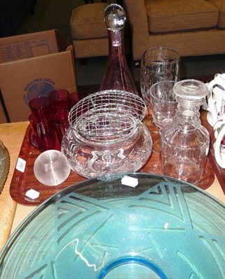 Lot 340 - A tray of assorted glassware and a blue glass dish