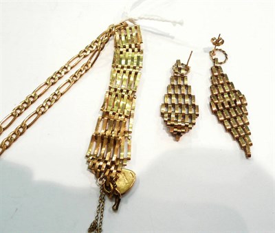 Lot 398 - A 9ct gold figaro chain and a gate bracelet and earrings