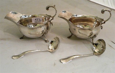 Lot 423 - Pair of silver sauce boats and silver sauce spoons