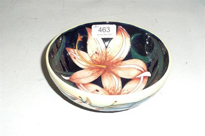 Lot 463 - A Moorcroft bowl signed by Philip Gibson, numbered 35 (boxed)