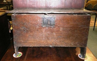 Lot 669 - 18th century six plank chest