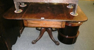 Lot 671 - Mahogany table