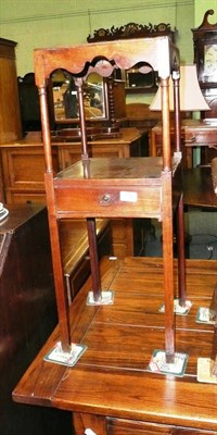 Lot 746 - Georgian washstand