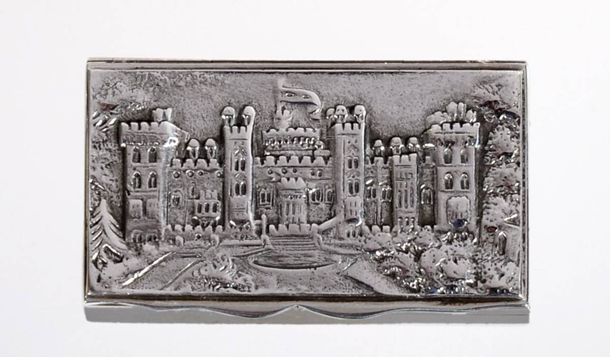 Lot 368 - A  "Castle Top " Vinaigrette, unmarked, rectangular, the hinged cover with a view of Windsor...