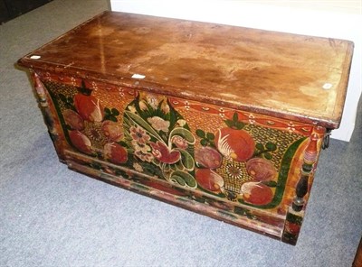 Lot 892 - Painted pine blanket box