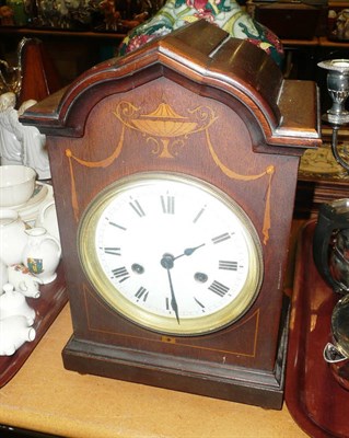 Lot 12 - An Edwardian mantel clock