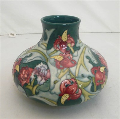 Lot 13 - Moorcroft Leicester 32/8 vase