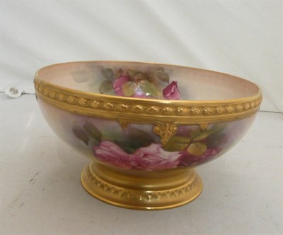 Lot 36 - Worcester rose painted bowl