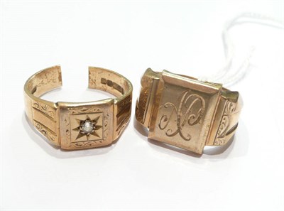 Lot 67 - Two 9ct gold signet rings