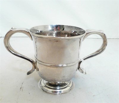 Lot 109 - A George II silver loving cup, 1729, 10oz approximate weight