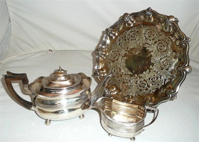 Lot 162 - A silver teapot and milk, 22oz and a plated salver
