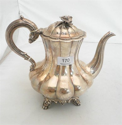 Lot 170 - A silver teapot, 27oz