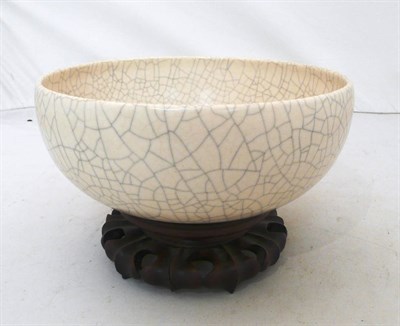 Lot 275 - Crackleware bowl and stand