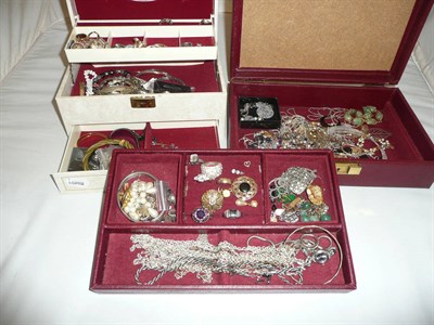 Lot 376 - Three boxes of costume jewellery