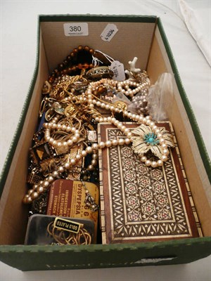 Lot 380 - A quantity of costume jewellery including brooches, necklaces, earrings, simulated pearls etc