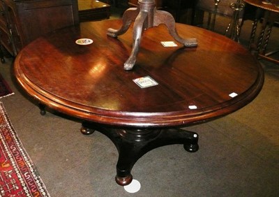 Lot 507 - A Victorian breakfast table