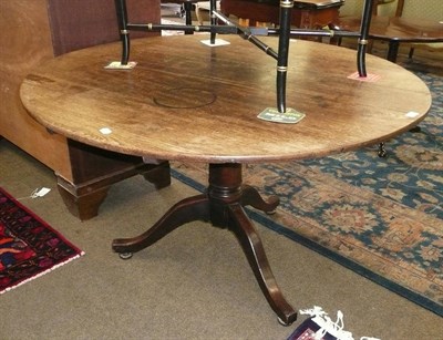 Lot 513 - Oak tripod table