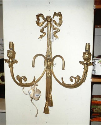 Lot 634 - Electric wall sconce