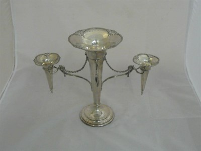 Lot 25 - A silver three branch epergne