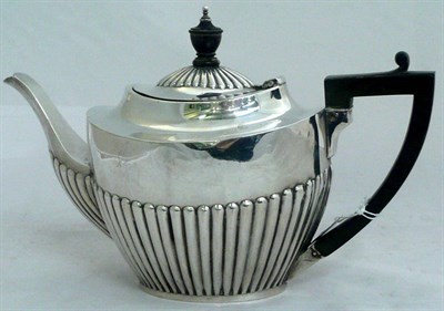 Lot 43 - A silver teapot