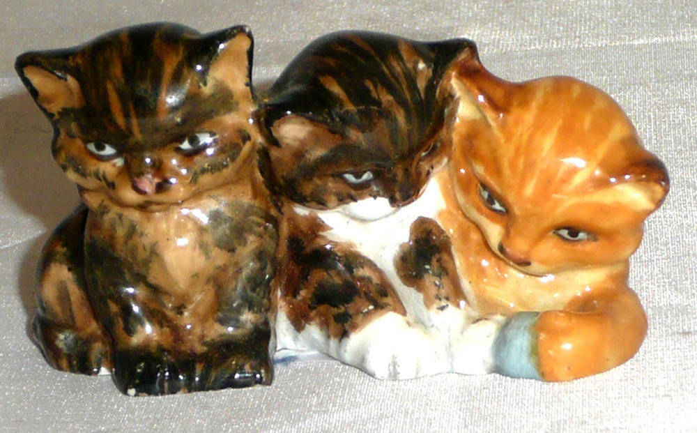 Lot 74 - Royal Worcester kittens