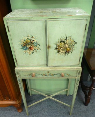 Lot 509 - A painted vanity/dressing chest on stand