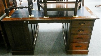 Lot 527 - Oak pedestal desk with blue leather top