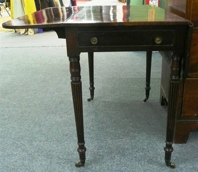 Lot 557 - Mahogany 19th century shell inlaid Pembroke table