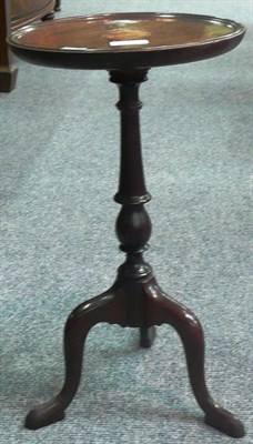 Lot 631 - Late 19th/early 20th century small tripod table