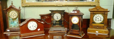 Lot 640 - Two shelf clocks and three assorted mantel clocks