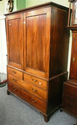 Lot 643 - A Georgian mahogany linen press