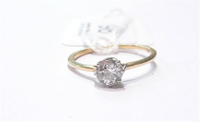 Lot 98 - A diamond solitaire ring