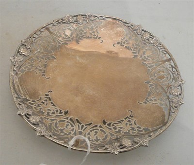 Lot 160 - A silver pierced cake dish