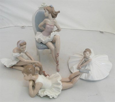 Lot 165 - Two Lladro figures and two Nao figures of ballet dancers