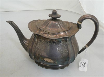 Lot 253 - A silver teapot