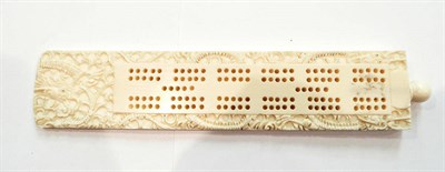 Lot 291 - Carved Indian ivory cribbage board