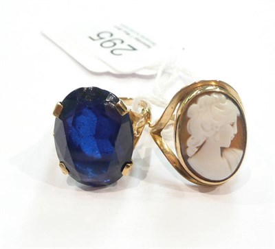 Lot 295 - A cameo ring and another (2)