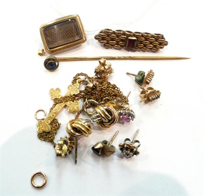 Lot 307 - A quantity of small gold items including earrings, memorial brooch, stick pin etc