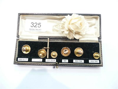 Lot 325 - A dress stud set stamped '9c' also an ivory brooch