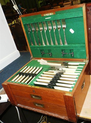 Lot 354 - Oak cased canteen of cutlery