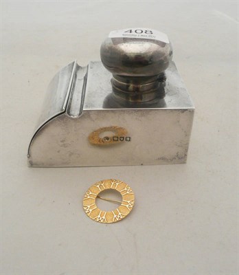 Lot 408 - A Silver inkstand and a brooch stamped '14k'