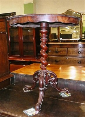 Lot 542 - Victorian mahogany tripod table