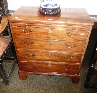 Lot 639 - Georgian mahogany bachelors chest