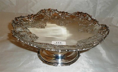 Lot 111 - Pierced silver pedestal tazza, 27oz