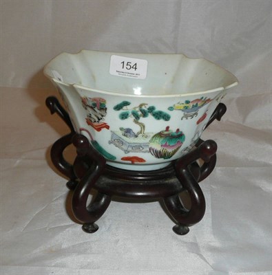 Lot 154 - Chinese bowl on stand