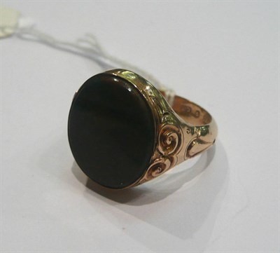 Lot 197 - A gentleman's bloodstone signet ring, stamped '9CT'