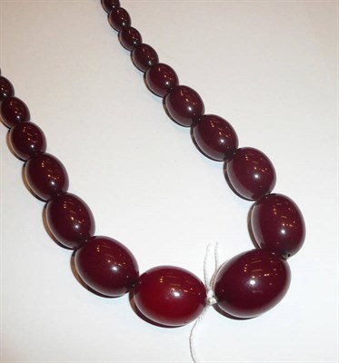 Lot 208 - Amber necklace