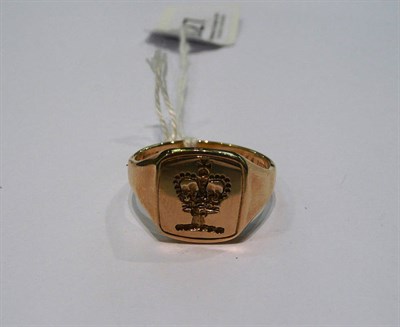 Lot 327 - Gold signet ring